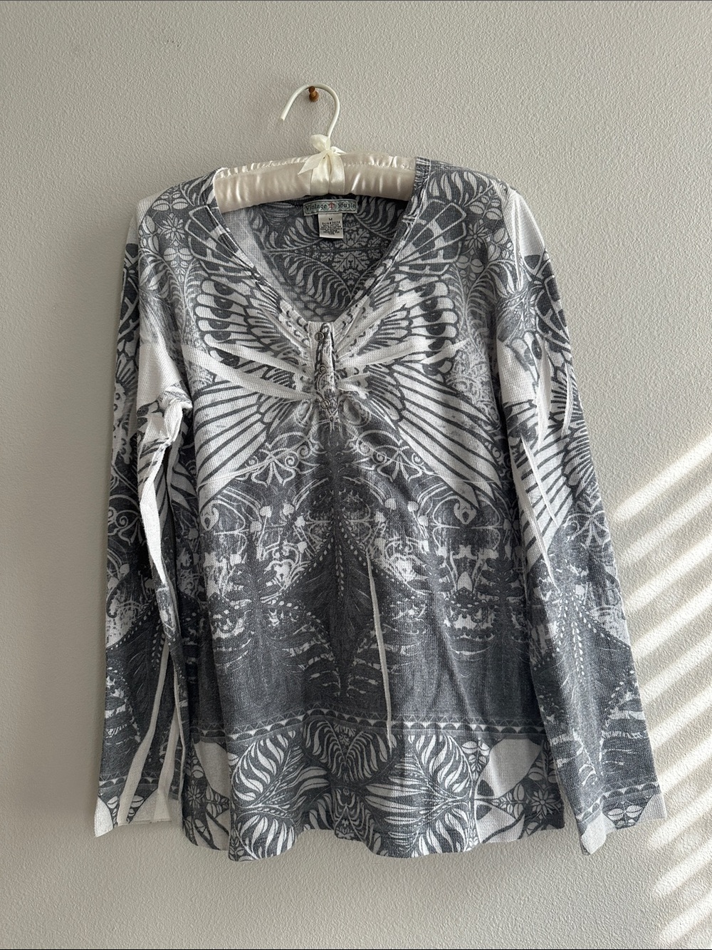 Vintage Suzie Y2K Gray & White Butterfly Print Long Sleeve Top